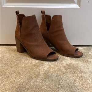 Universal Thread Brown Heeled Boots with Peep-Toe